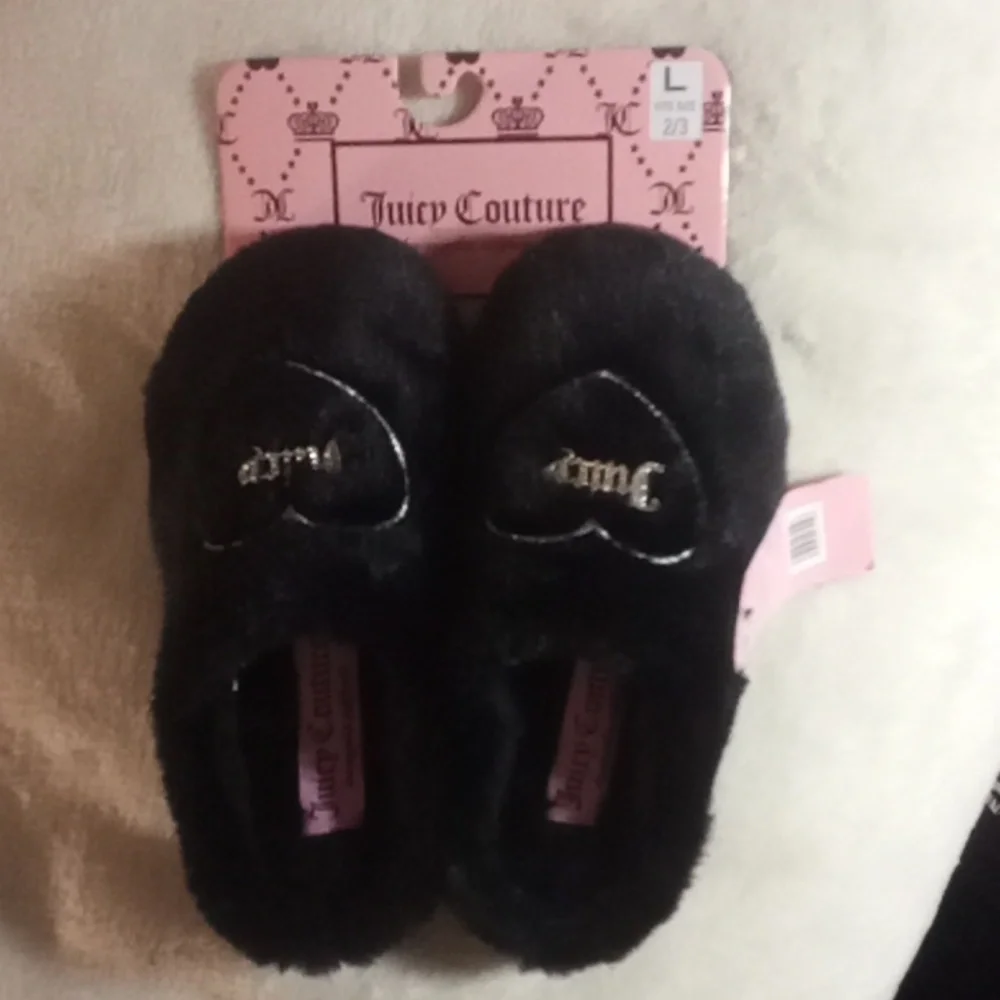 Juicy Couture Black + Silver Heart Kids Slippers Size 2-3 NWT